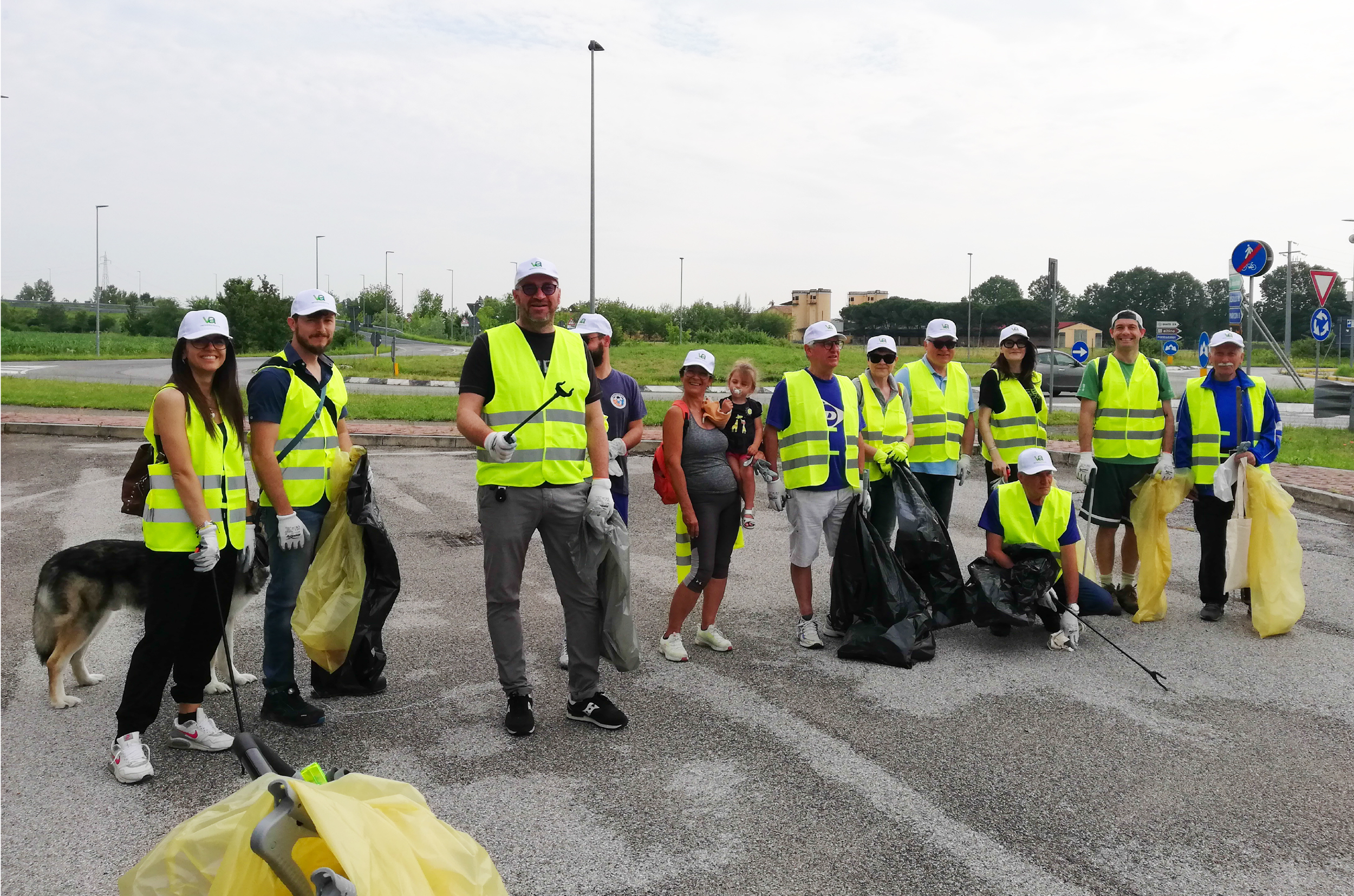 Volontari al lavoro per Puliamo il Bacino a Quarto d'Altino